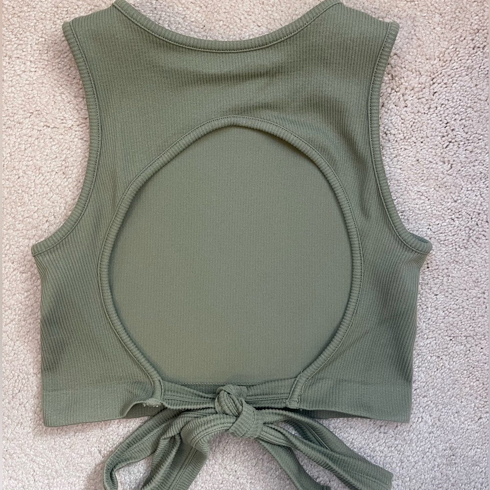 Suzette Collection Open Tie-Back Ribbed Crop Tank - Picture 5 of 6